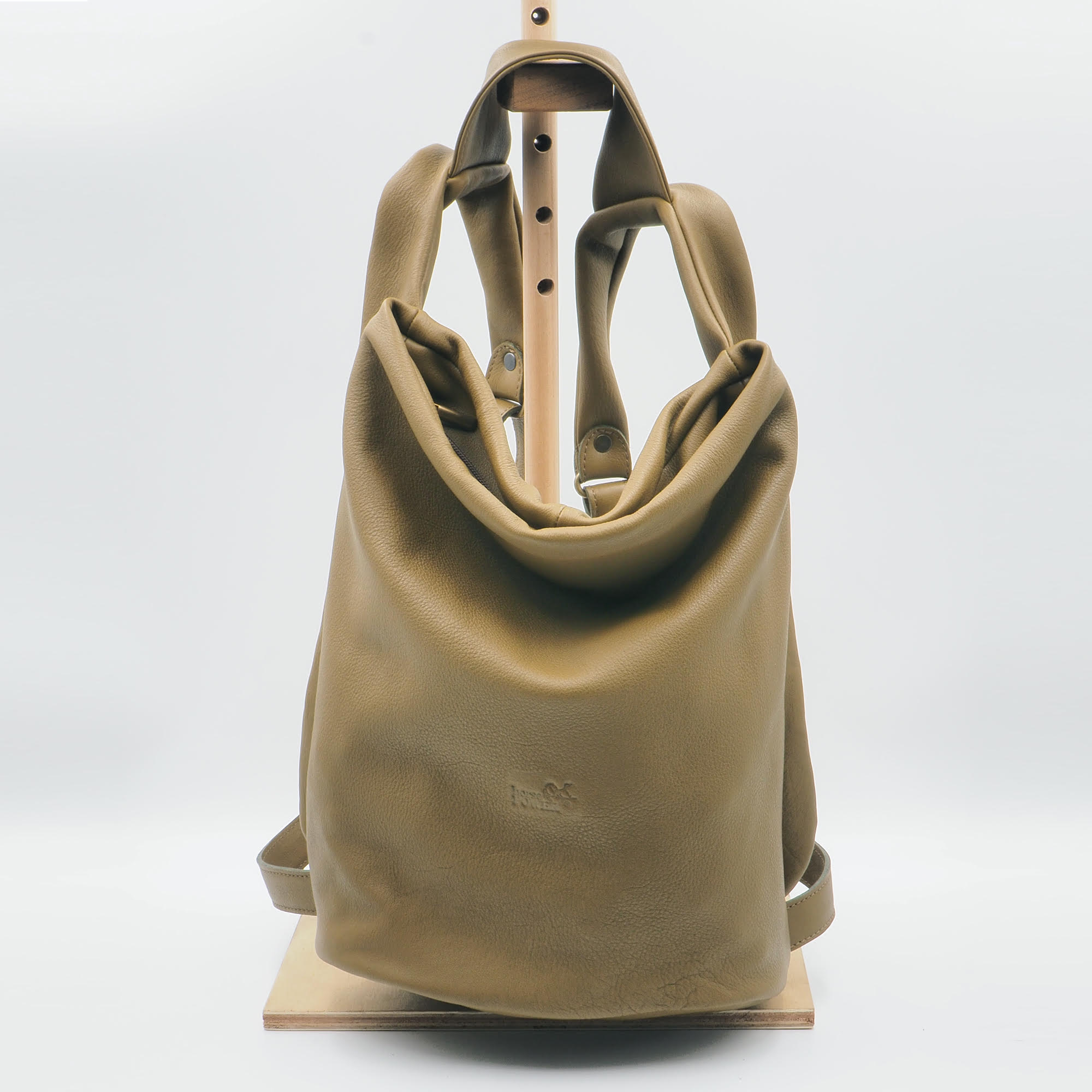 LAOURA BACKPACK in olive green leather