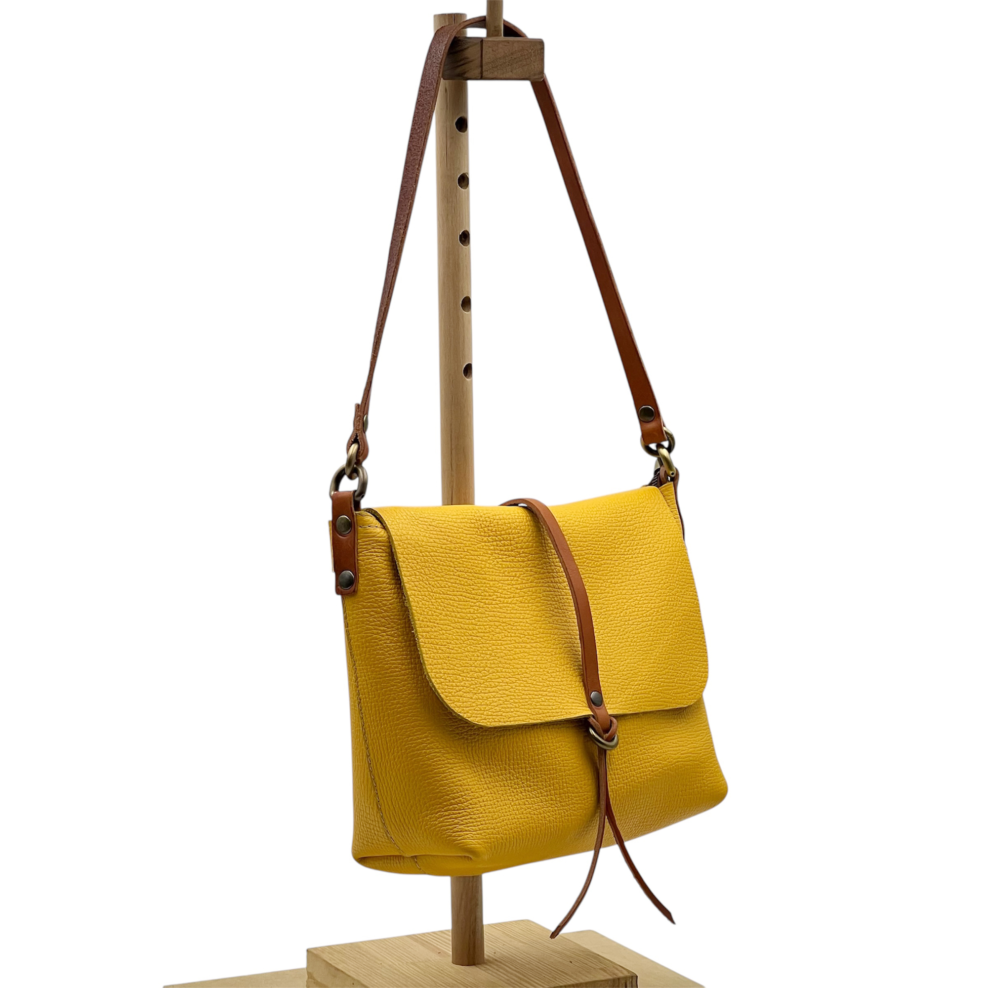 MARIA-SHOULDER-BAG-YELLOW-LEATHER